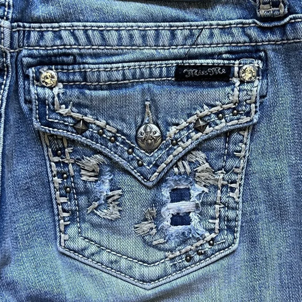 Miss Me Womens 30 US Size 10 Distressed Embellished Cuffed Capri Jeans Cowgirl